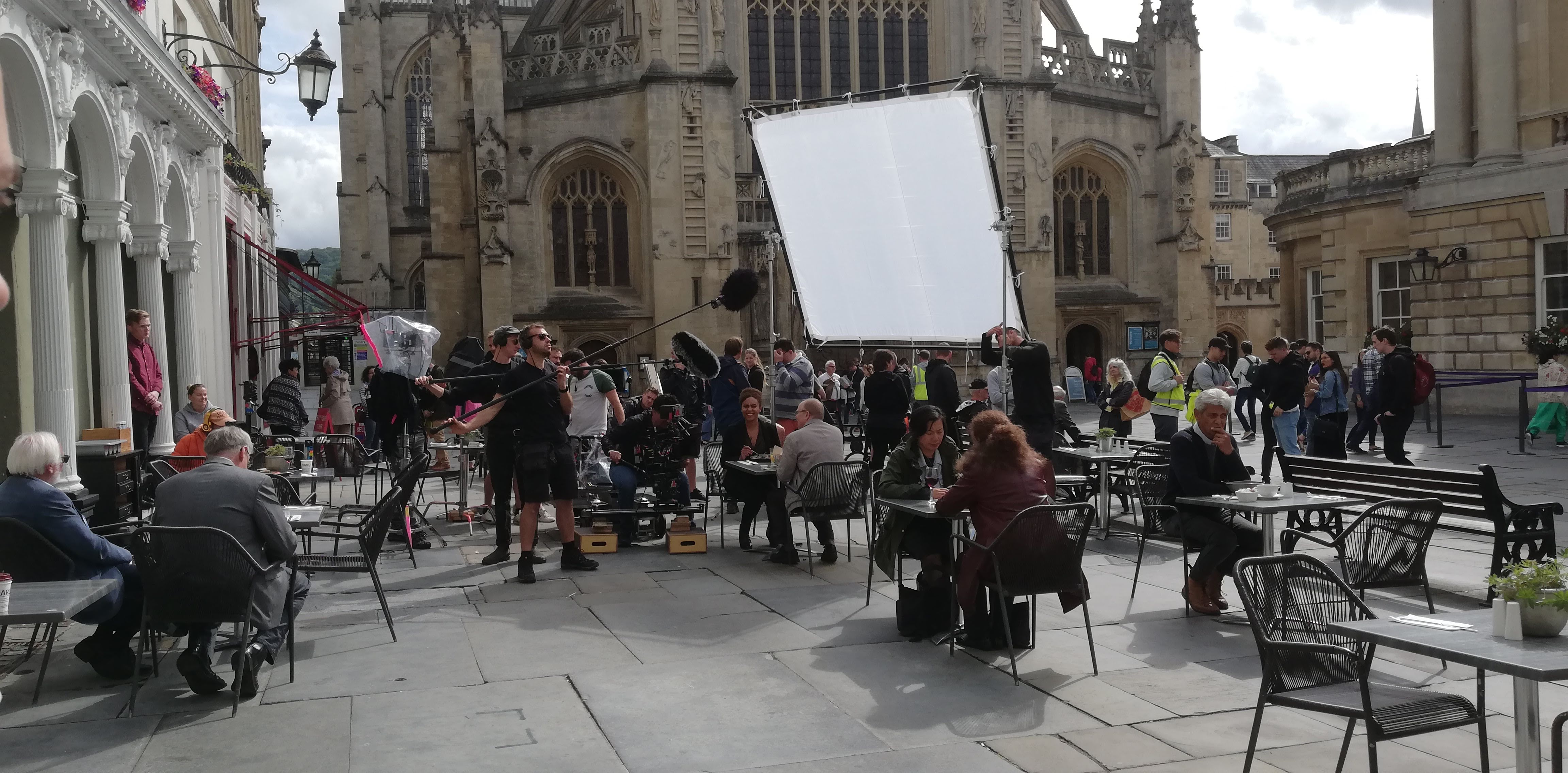 McDonald & Dodds Filming in Abbey Churchyard