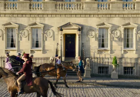 Bridgerton Filming at 1 Royal Crescent, ©Netflix 2020